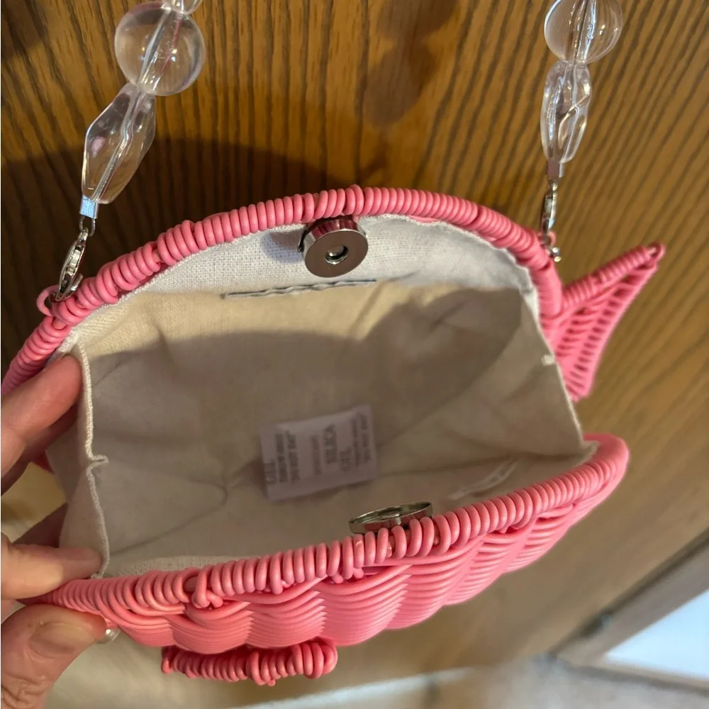 Tommy Bahama Pink Woven Wicker Pink Fish 🐠🩷 Crossbody Purse Clear Bead Bag NWT - Picture 4 of 8